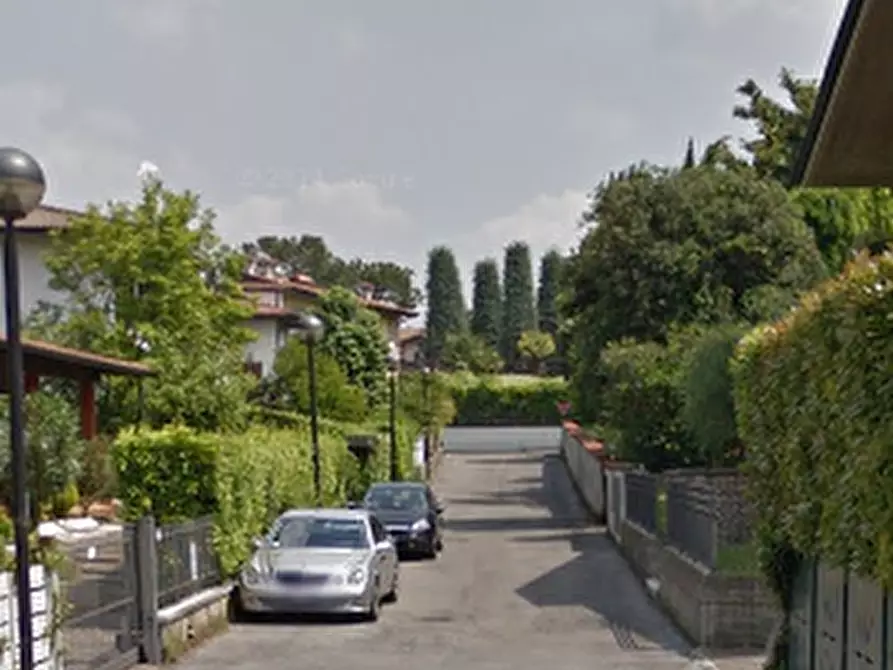 Immagine 5 di Villa in vendita  in Via Giacomo Puccini a Desenzano Del Garda