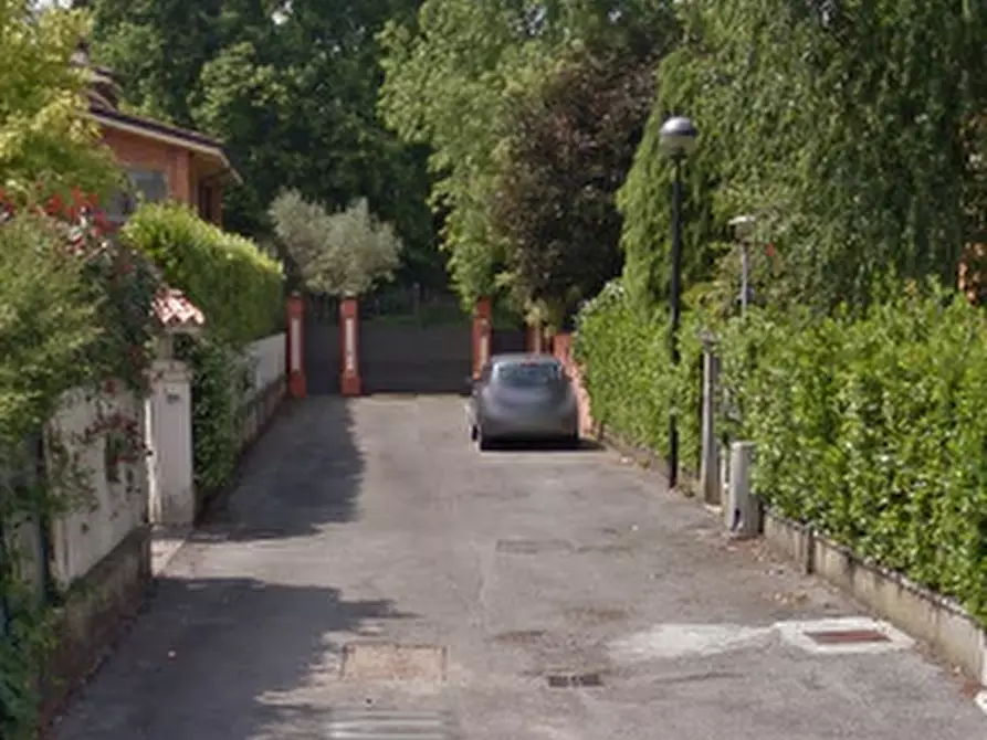 Immagine 6 di Villa in vendita  in Via Giacomo Puccini a Desenzano Del Garda