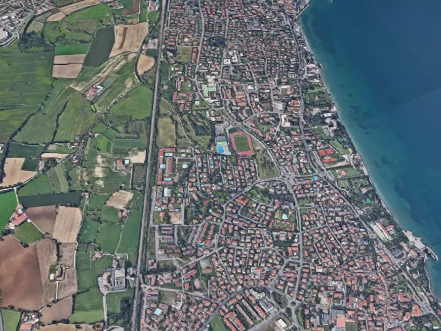 Immagine 11 di Villa in vendita  in Via Giacomo Puccini a Desenzano Del Garda