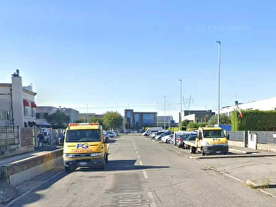 Immagine 4 di Laboratorio in vendita  in Via Amerigo Vespucci a Leno
