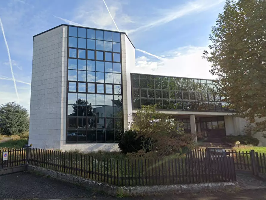 Immagine 1 di Stabile in vendita  in Via Anemone a Dalmine