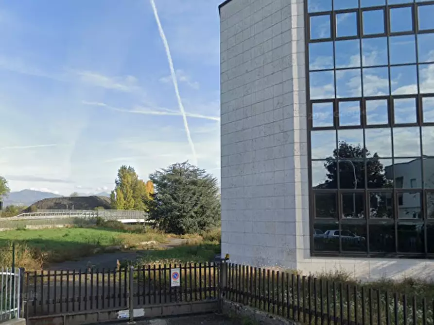 Immagine 5 di Stabile in vendita  in Via Anemone a Dalmine