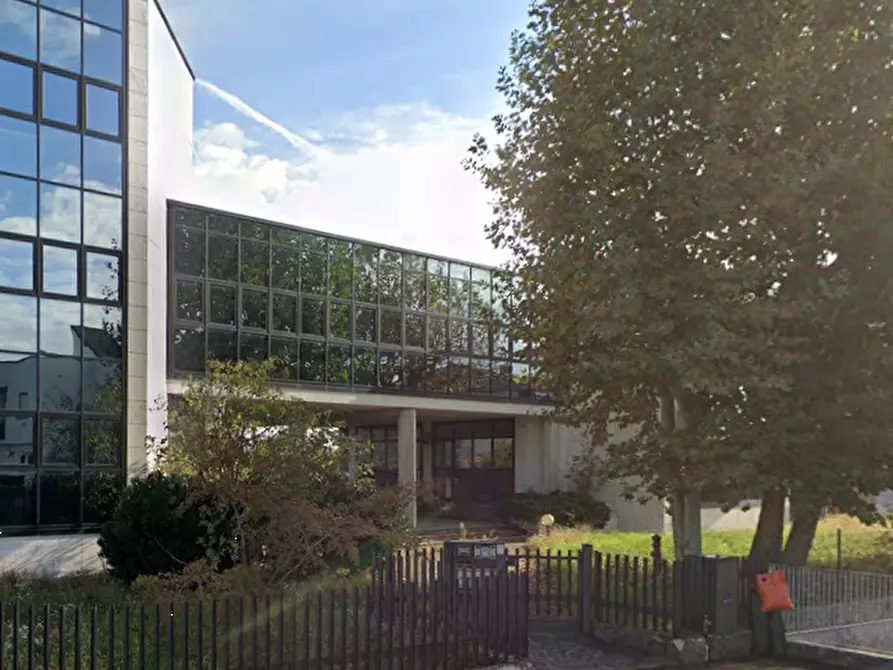 Immagine 6 di Stabile in vendita  in Via Anemone a Dalmine