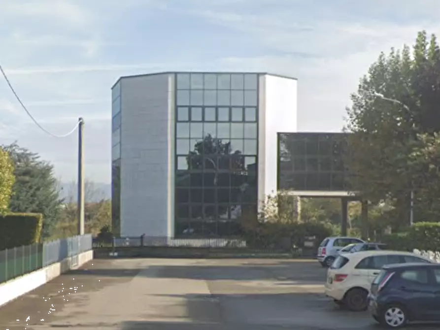 Immagine 11 di Stabile in vendita  in Via Anemone a Dalmine