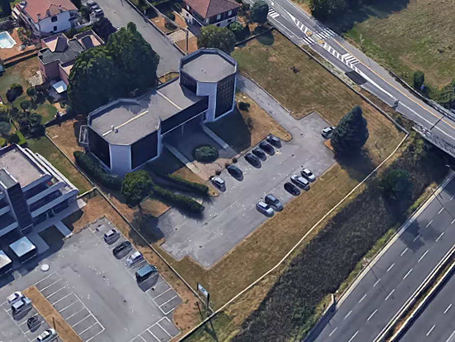 Immagine 16 di Stabile in vendita  in Via Anemone a Dalmine