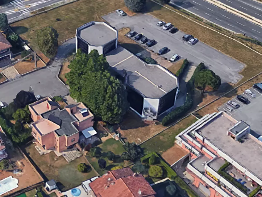 Immagine 17 di Stabile in vendita  in Via Anemone a Dalmine