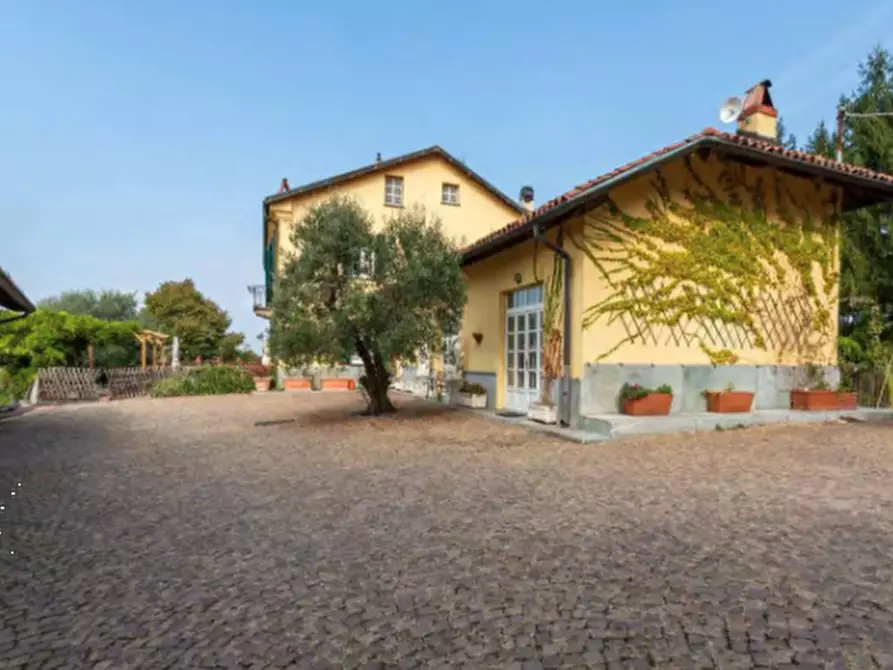 Immagine 2 di Casa indipendente in vendita  in Strada Mongreno a Torino