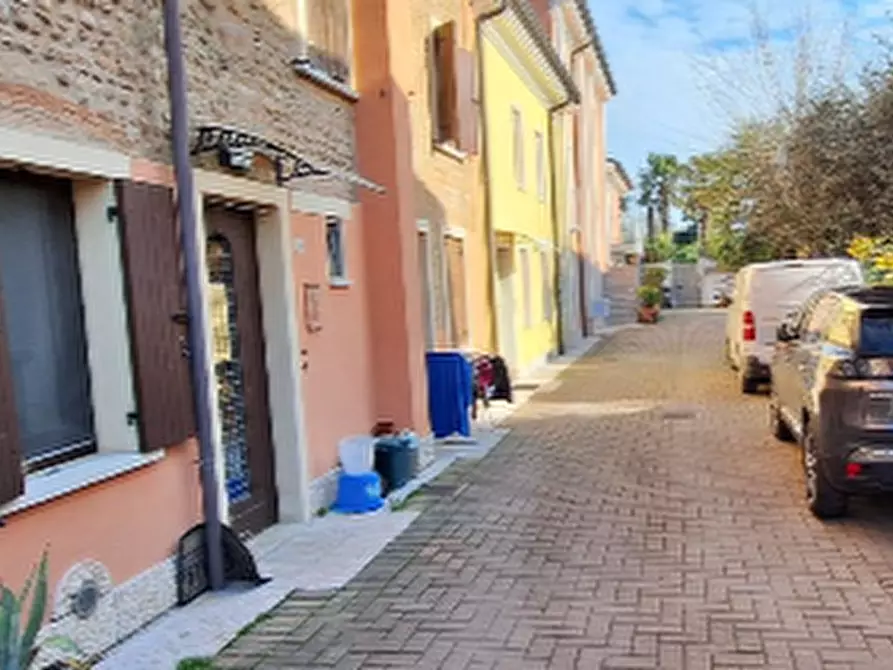 Immagine 2 di Porzione di casa in vendita  in Via Duca Degli Abruzzi a Villafranca Di Verona