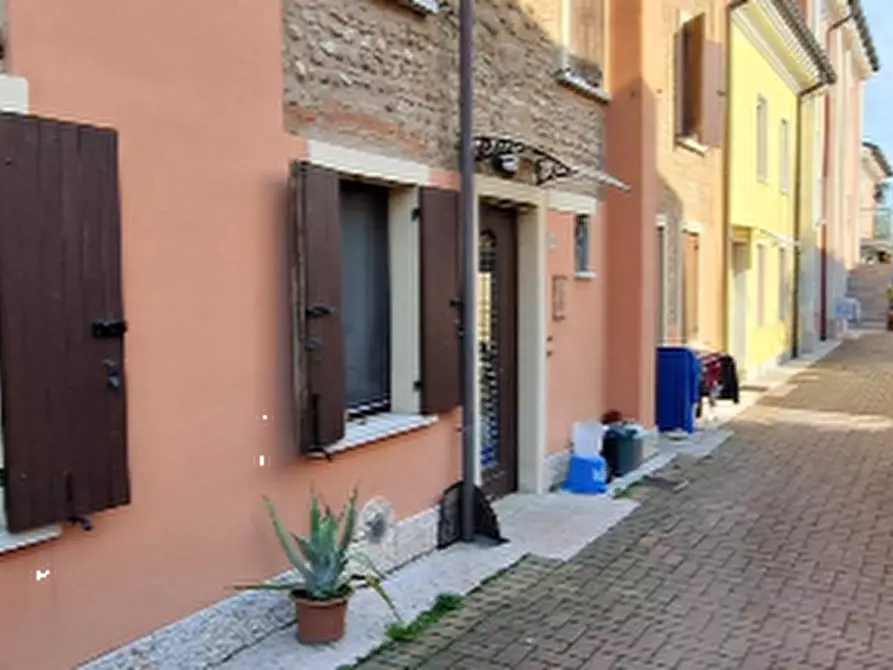 Immagine 4 di Porzione di casa in vendita  in Via Duca Degli Abruzzi a Villafranca Di Verona