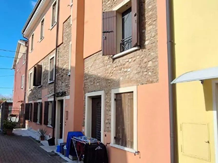 Immagine 7 di Porzione di casa in vendita  in Via Duca Degli Abruzzi a Villafranca Di Verona