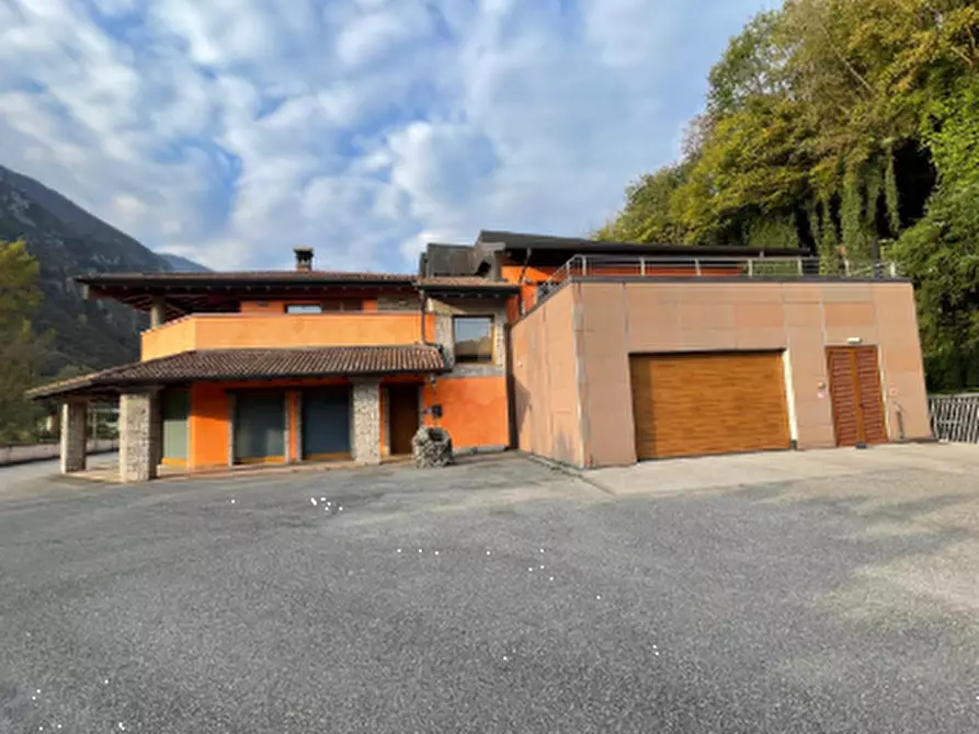 Immagine 2 di Capannone industriale in vendita  in Viale Guglielmo Marconi a Villa D'ogna