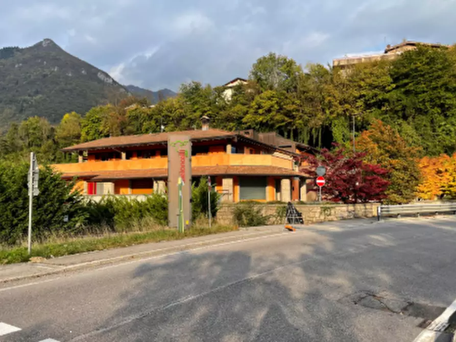 Immagine 1 di Capannone industriale in vendita  in Viale Guglielmo Marconi a Villa D'ogna