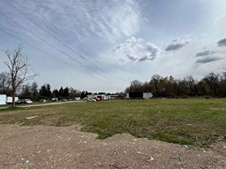 Immagine 3 di Terreno agricolo in vendita  in Via dell'Industria a Magnago