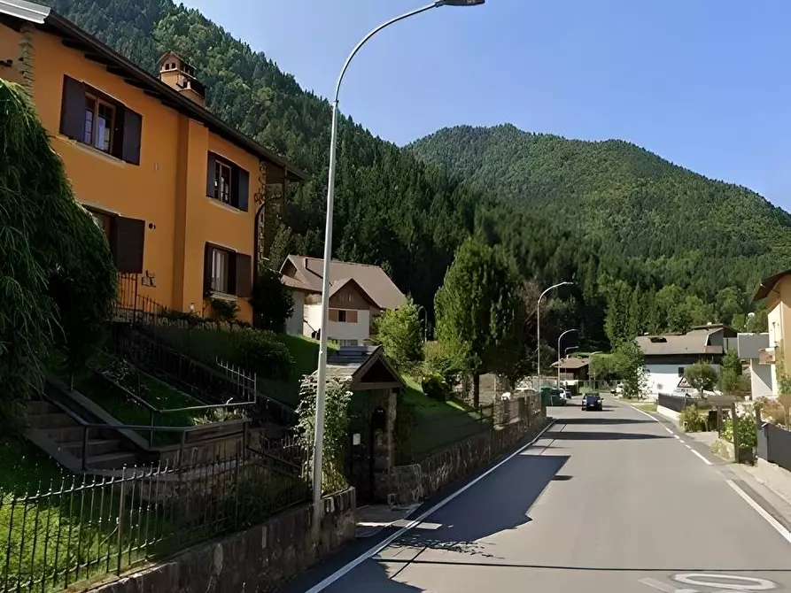 Immagine 2 di Garage in vendita  in Via Serta a Schilpario