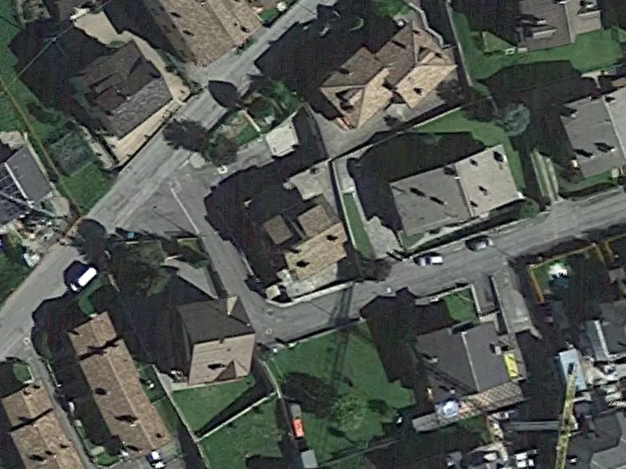 Immagine 5 di Garage in vendita  in Via Serta a Schilpario