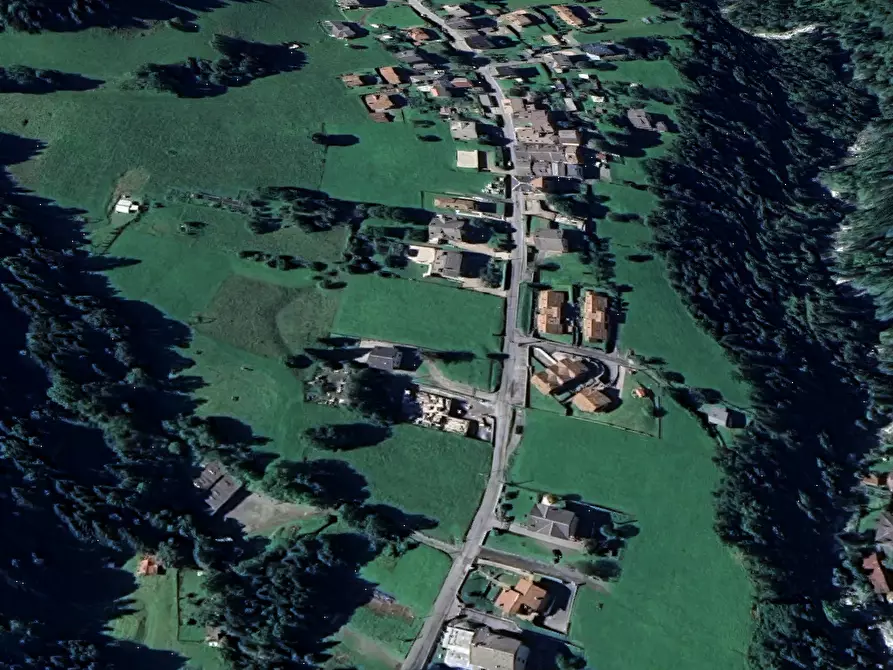 Immagine 2 di Garage in vendita  in Via Serta a Schilpario