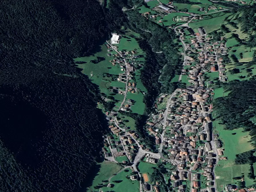 Immagine 4 di Garage in vendita  in Via Serta a Schilpario