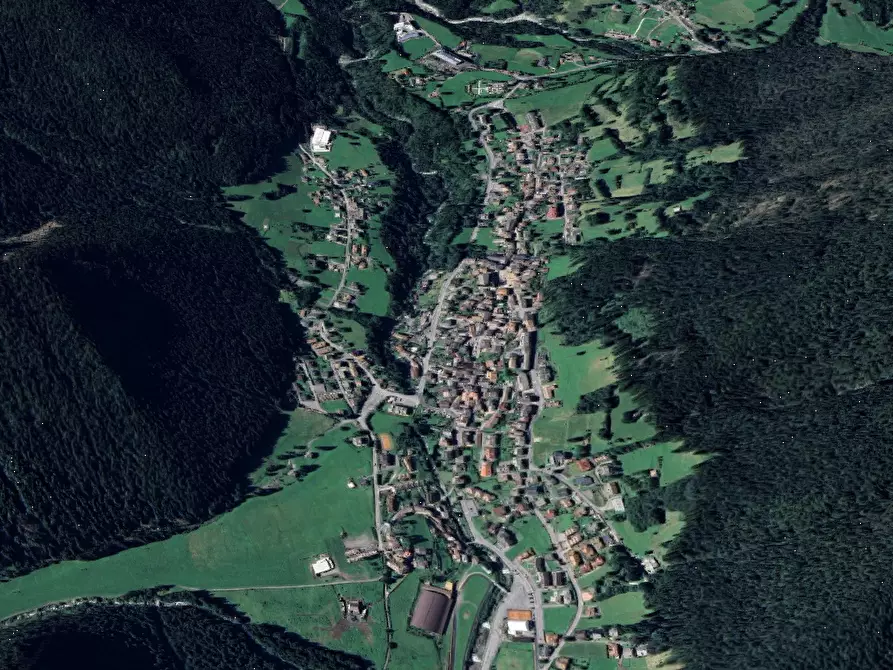 Immagine 5 di Garage in vendita  in Via Serta a Schilpario