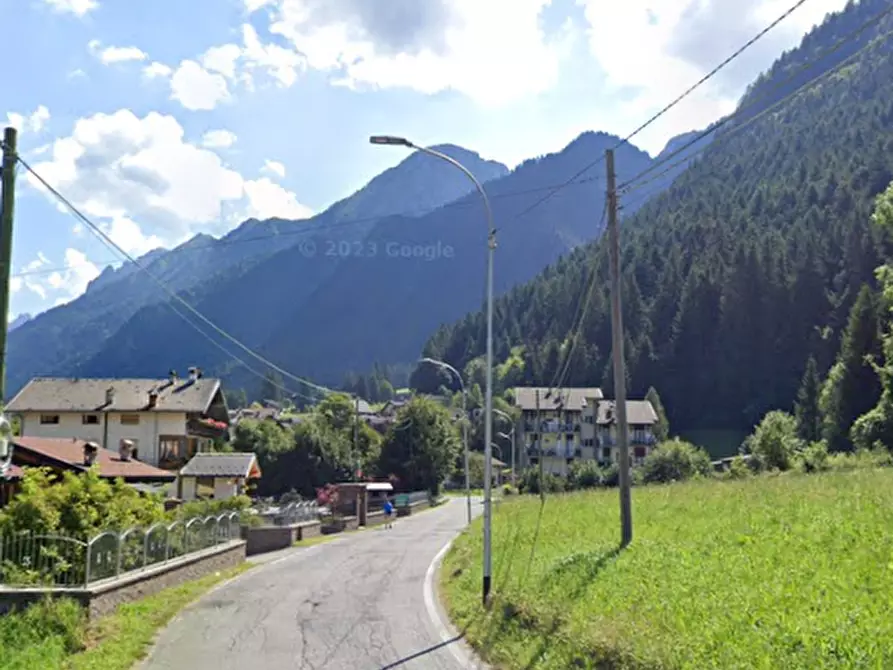 Immagine 7 di Garage in vendita  in Via Serta a Schilpario