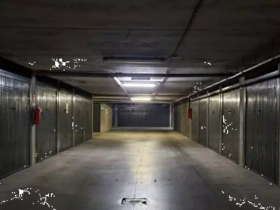 Immagine 3 di Negozio in vendita  in Via Gioacchino Rossini a Legnano