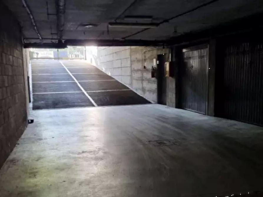 Immagine 4 di Negozio in vendita  in Via Gioacchino Rossini a Legnano