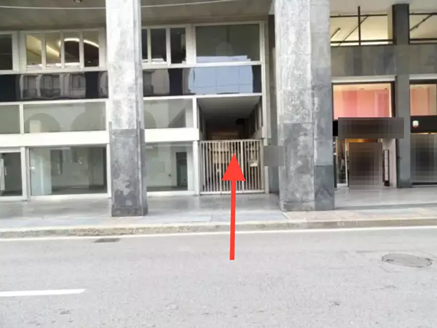 Immagine 1 di Negozio in vendita  in Via Carlo Cattaneo a Busto Arsizio