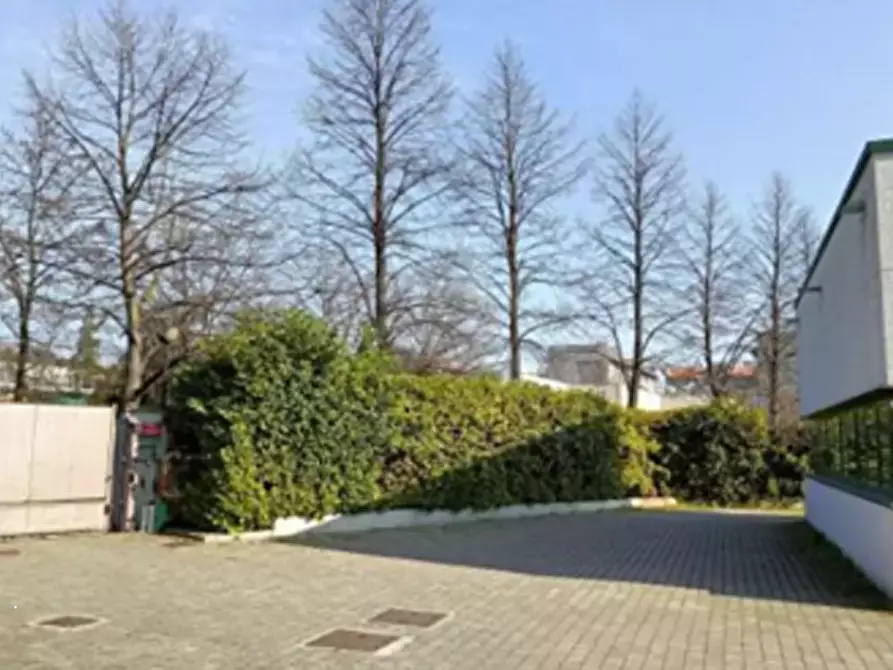 Immagine 2 di Capannone industriale in vendita  in Via Colombes a Legnano