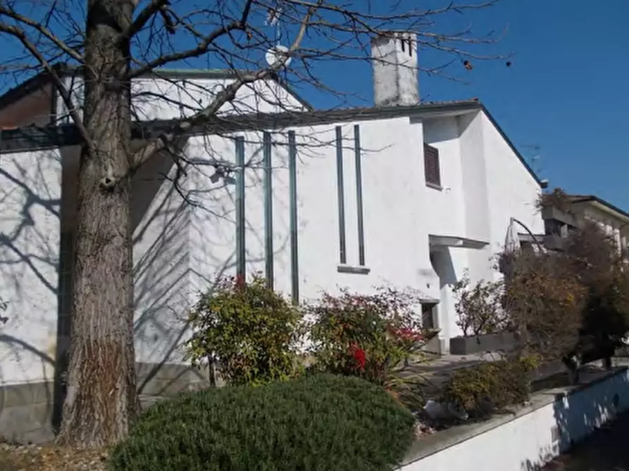 Immagine 2 di Porzione di casa in vendita  in via della Resistenza a Castello D'argile