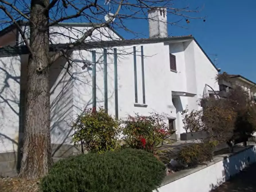 Immagine 13 di Porzione di casa in vendita  in via della Resistenza a Castello D'argile