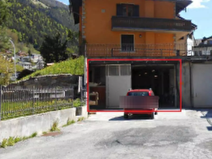 Immagine 1 di Garage in vendita  in Via Serta a Schilpario