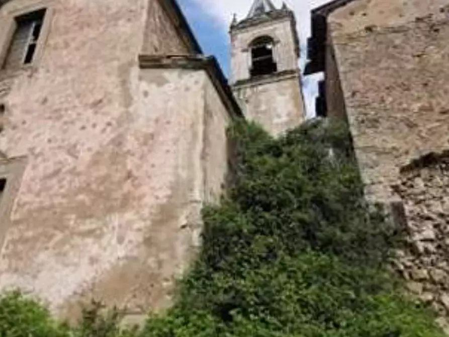 Immagine 1 di Stabile in vendita  in Via Serra Montecavalloro a Vergato