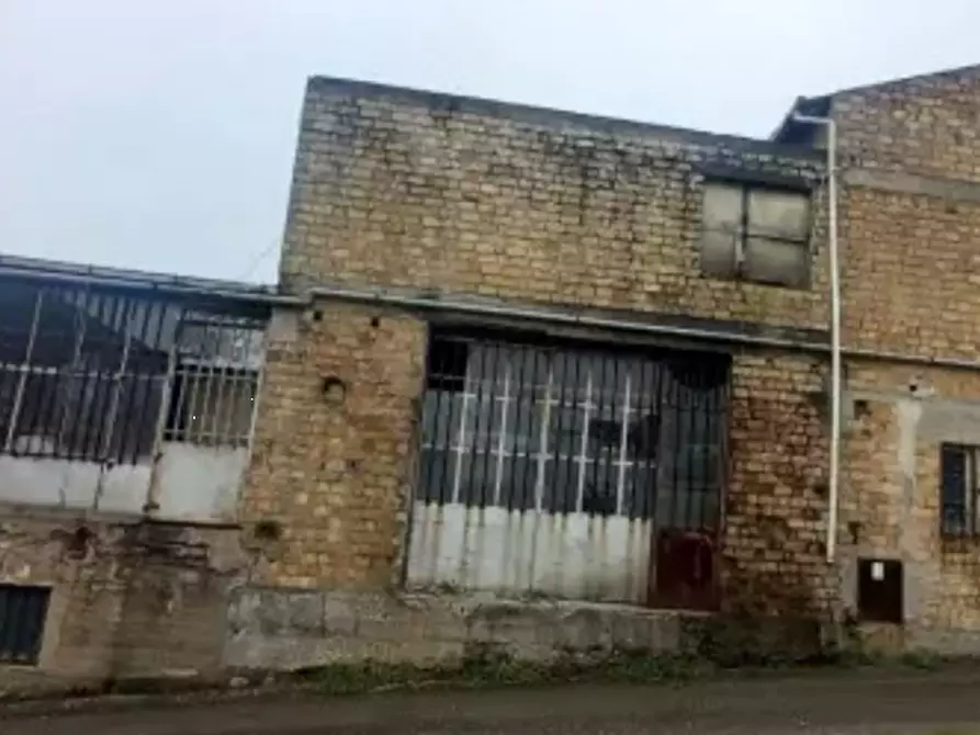 Immagine 1 di Laboratorio in vendita  in Via Aprutina a Altidona