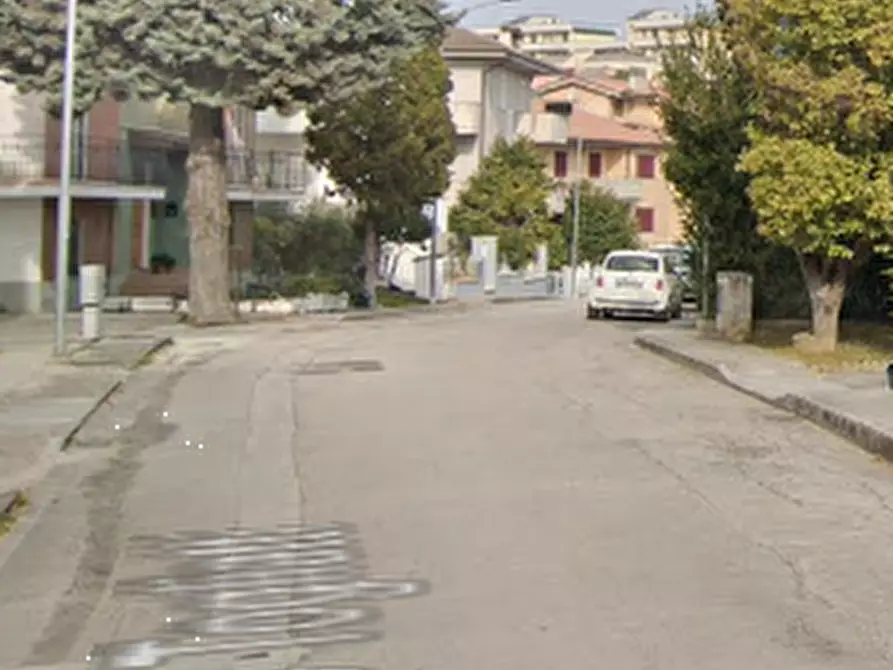 Immagine 3 di Magazzino in vendita  in Via Palmiro Togliatti a Montegranaro