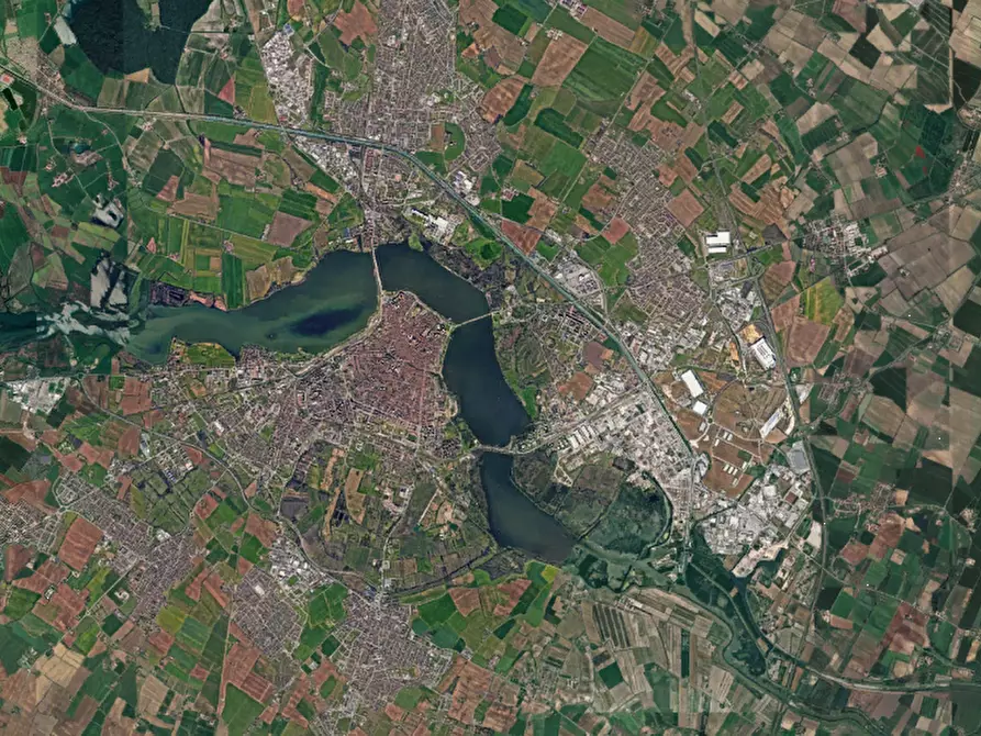 Immagine 5 di Appartamento in vendita  in Viale Veneto a Mantova