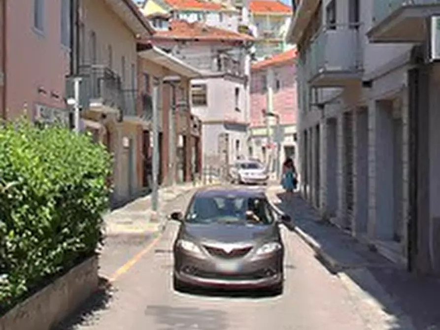 Immagine 7 di Stabile in vendita  in Via G. Matteotti a Settimo Torinese