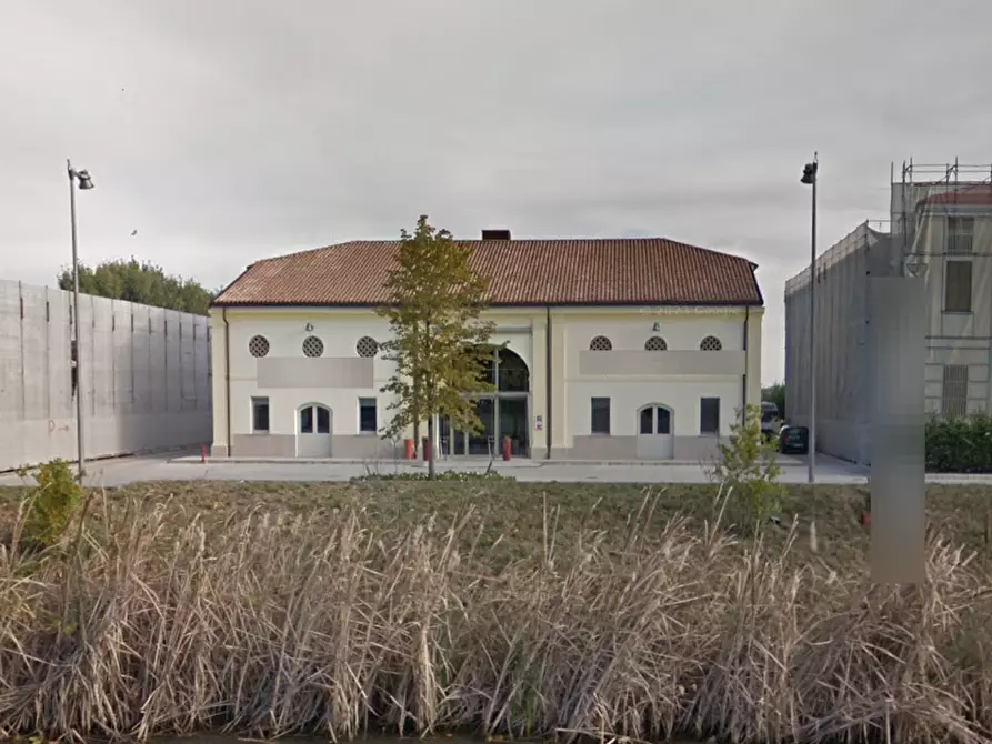 Immagine 3 di Negozio in vendita  in Strada Francesca est a Rodigo