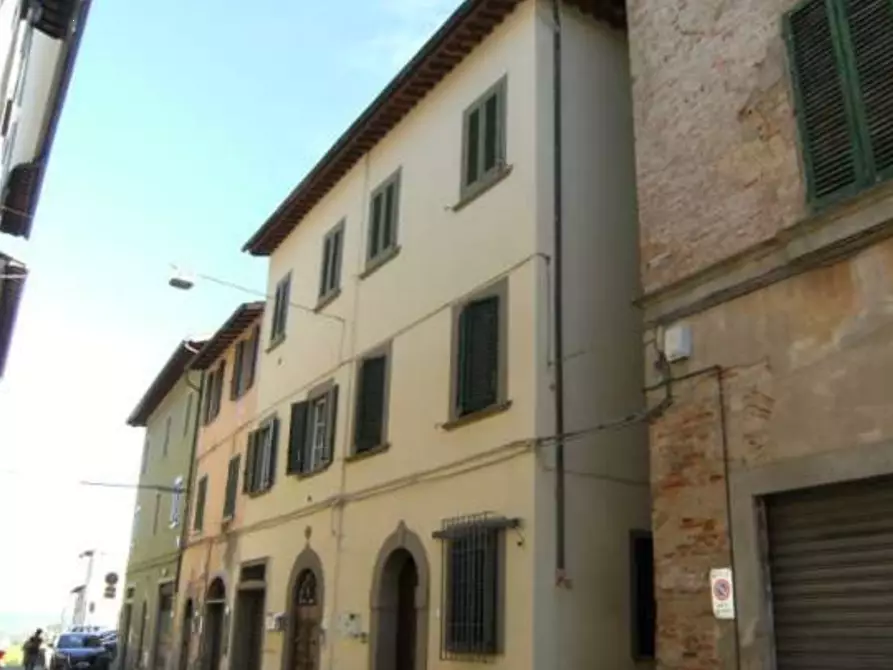 Immagine 2 di Appartamento in vendita  in Via Castruccio Castracani a Fucecchio