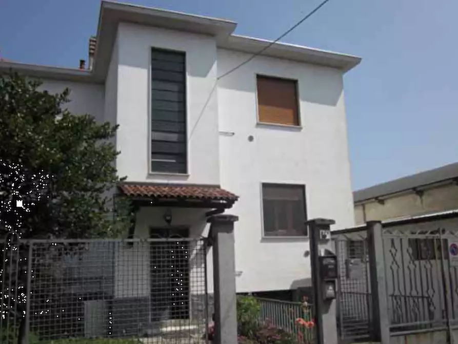 Immagine 3 di Appartamento in vendita  in Via Ippolito Pindemonte  a Vigevano