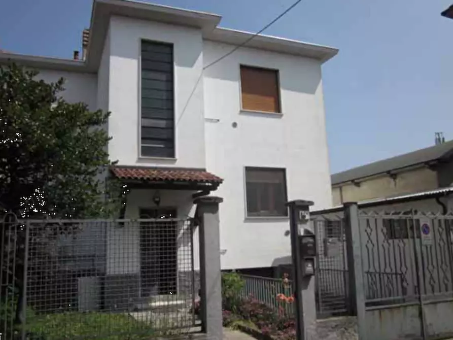 Immagine 9 di Appartamento in vendita  in Via Ippolito Pindemonte  a Vigevano