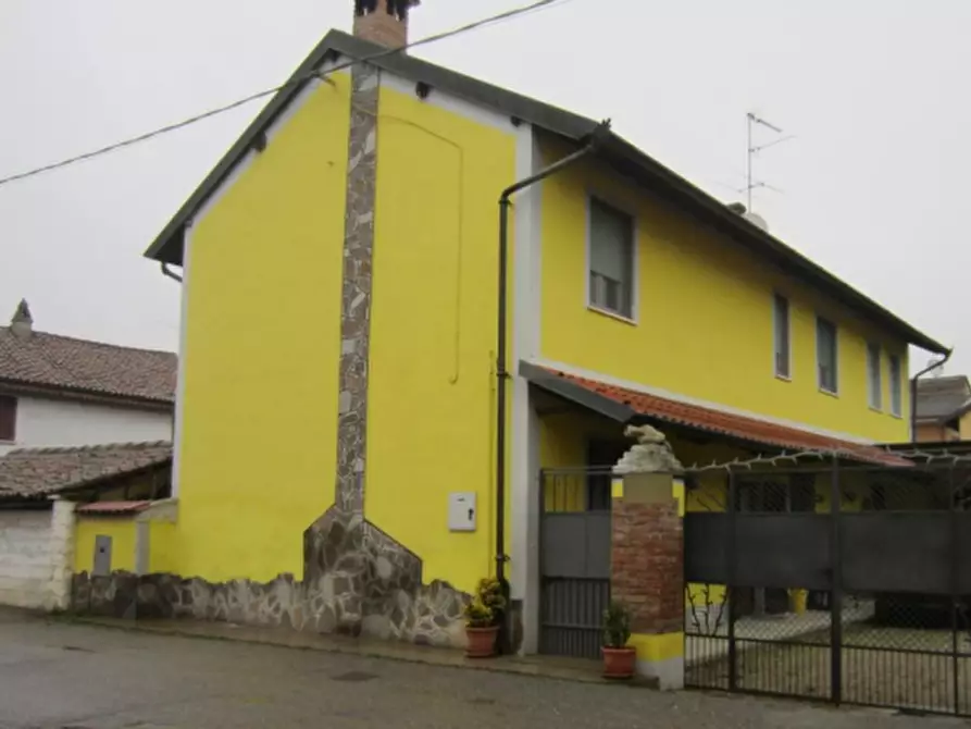 Immagine 3 di Casa indipendente in vendita  in Via Sant'Alessandro a Zeme