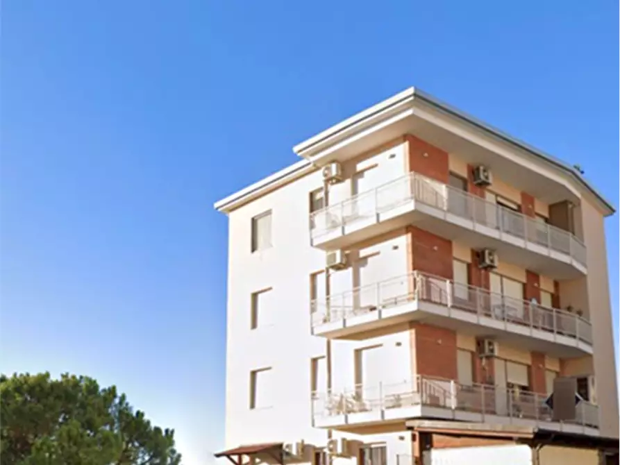 Immagine 3 di Negozio in vendita  in Via Elpidiense Sud a Montegranaro