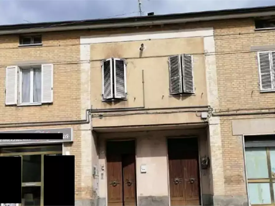 Immagine 1 di Negozio in vendita  in Viale Zaccagnini  a Montegranaro