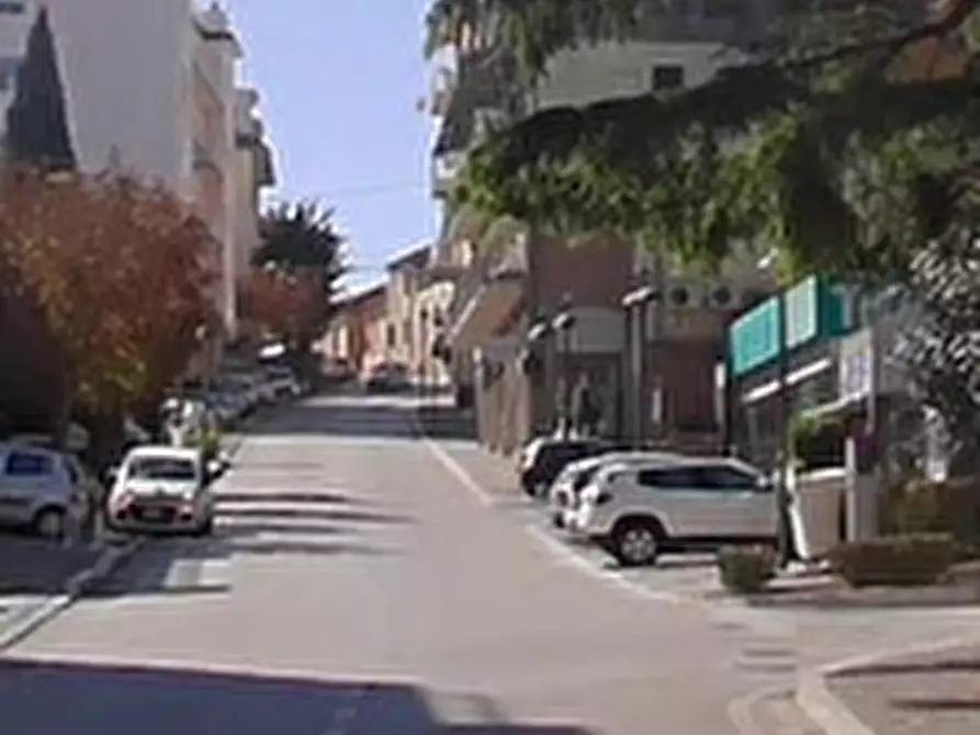 Immagine 5 di Negozio in vendita  in Viale Zaccagnini  a Montegranaro
