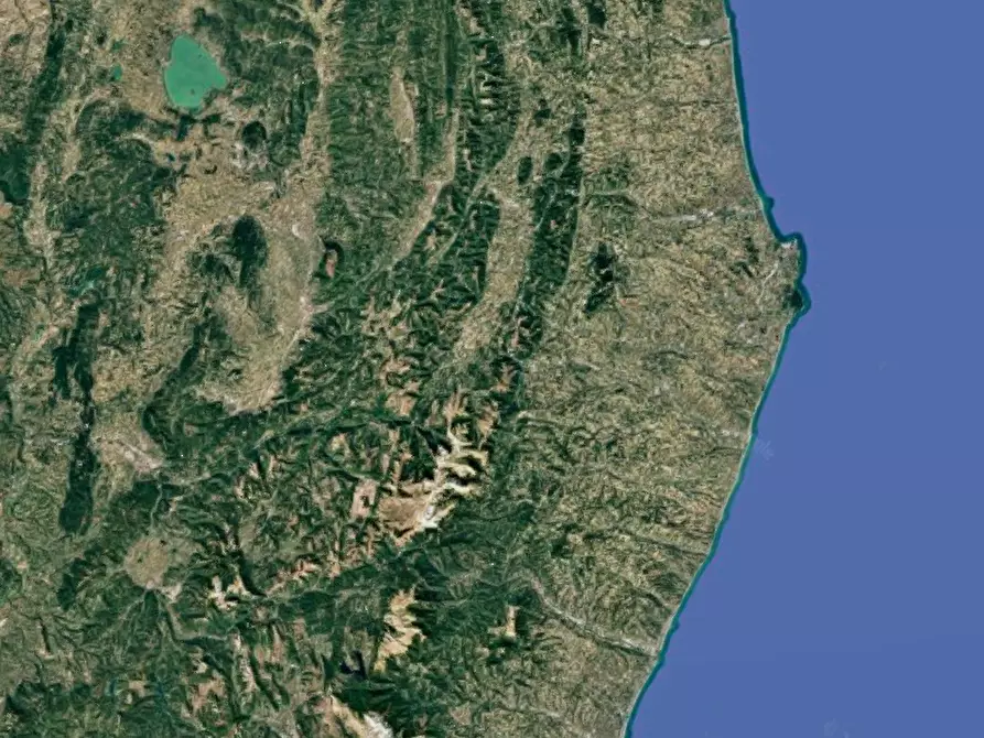 Immagine 11 di Negozio in vendita  in Viale Zaccagnini  a Montegranaro