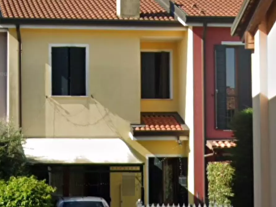 Immagine 1 di Porzione di casa in vendita  in Via Martiri D'Ungheria a Tribano