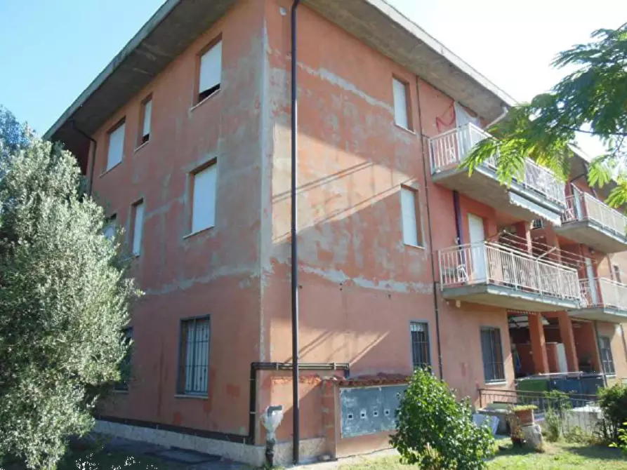 Immagine 5 di Appartamento in vendita  in Via Piemonte a Cento