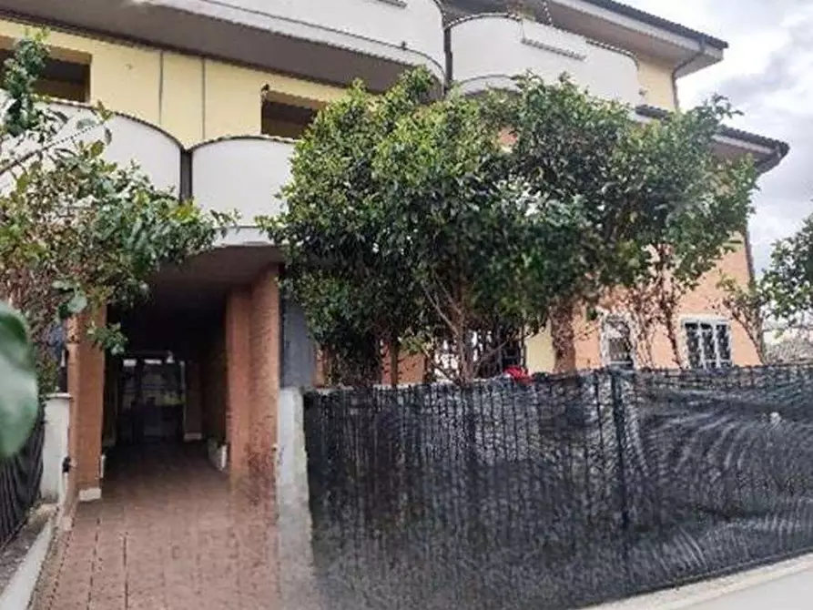 Immagine 3 di Appartamento in vendita  in Via Riola Sardo a Roma