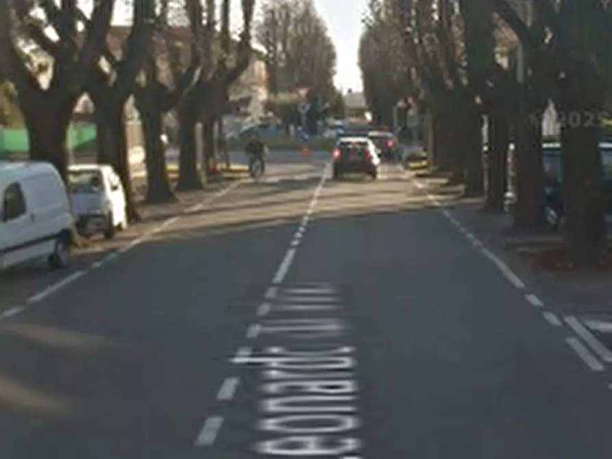 Immagine 4 di Garage in vendita  in Corso Leonardo da Vinci  a Gallarate