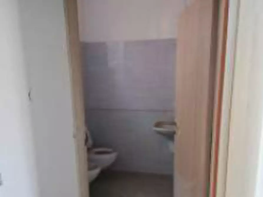 Immagine 10 di Negozio in vendita  in Via Siracusa a Porto Sant'elpidio