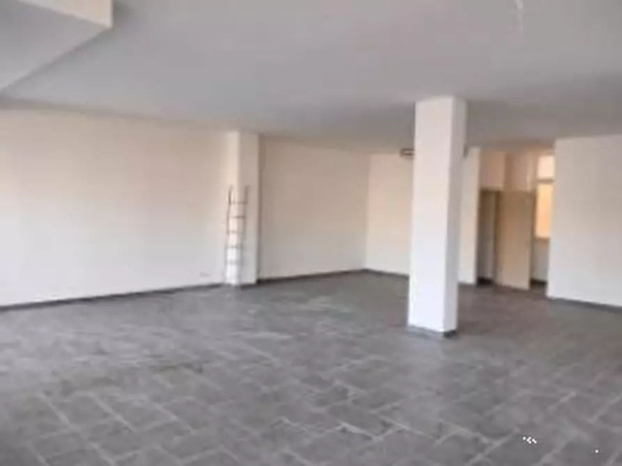 Immagine 12 di Negozio in vendita  in Via Siracusa a Porto Sant'elpidio